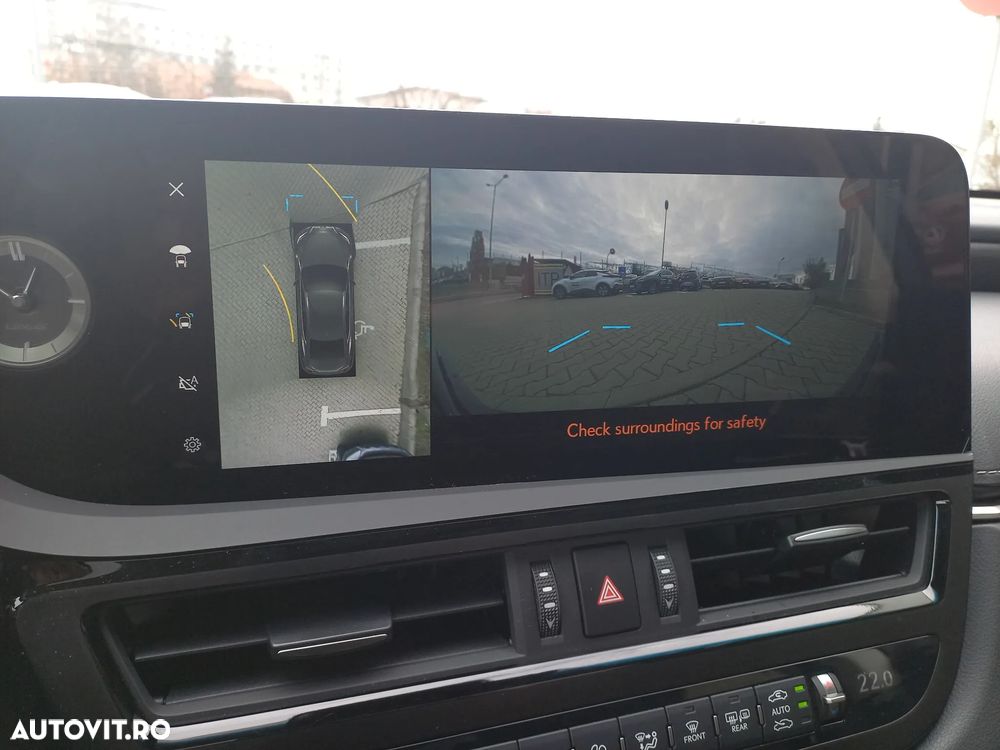 Lexus Seria ES 300h 2.5 TNGA HV 25H- 4X2 CVT Luxury - 32