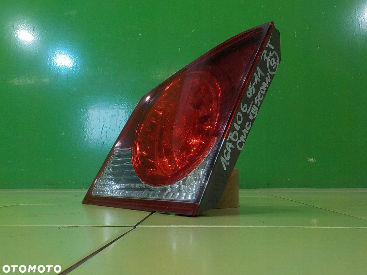 HONDA CIVIC VIII 1.4 I-DSI AUT 06r SEDAN lampa prawa tyl w klape - 4