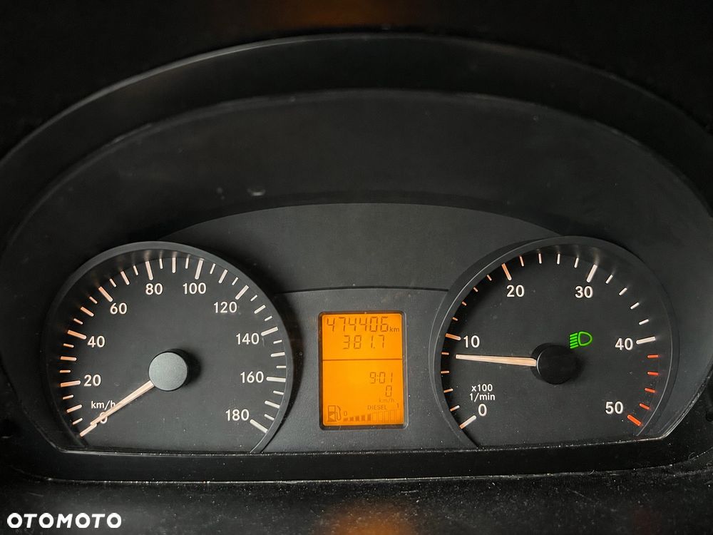 Mercedes-Benz Sprinter - 26