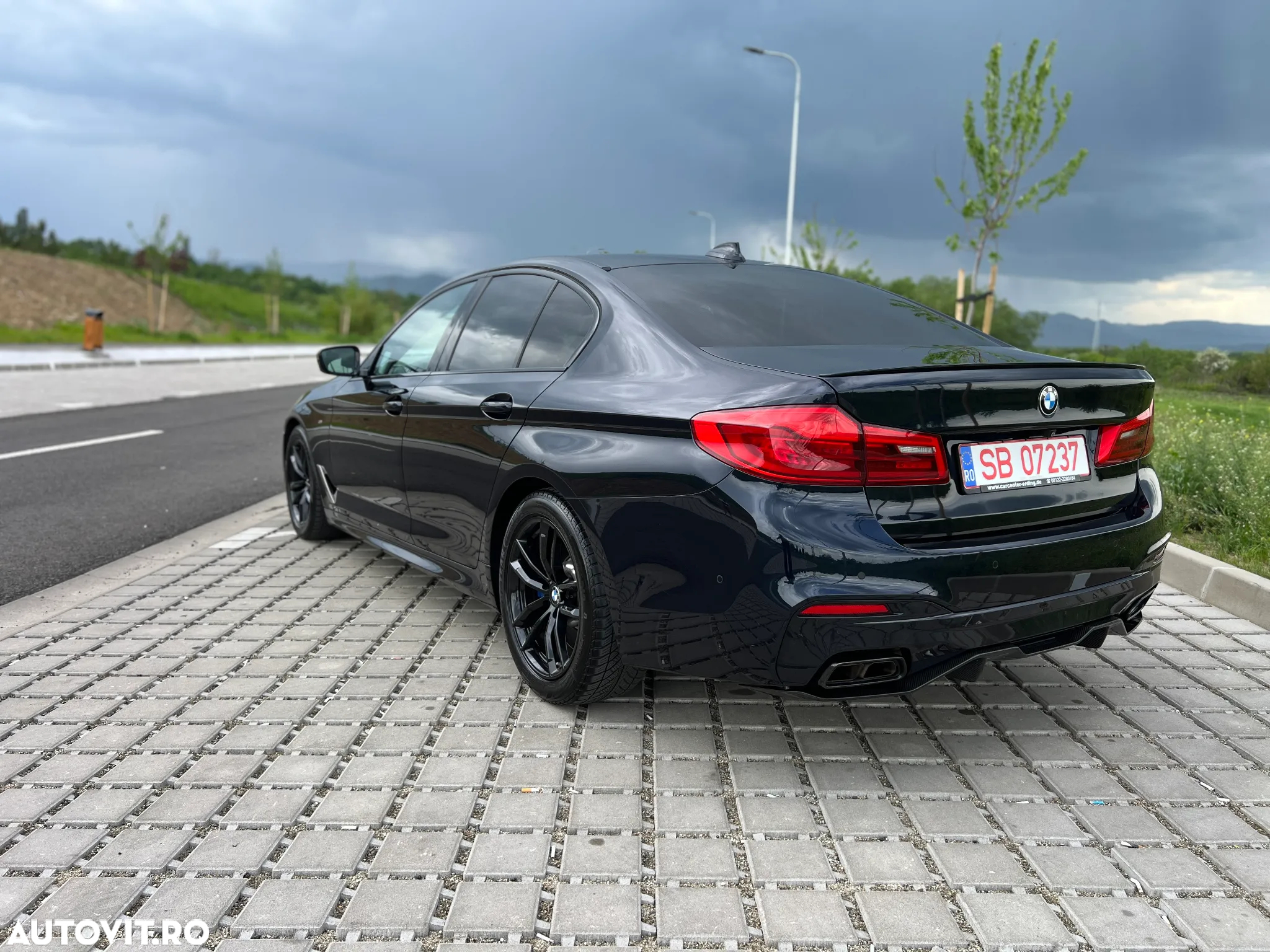BMW M5 M550i xDrive AT - 12