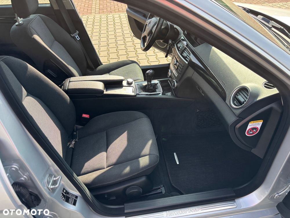 Mercedes-Benz Klasa C 220 CDI DPF BlueEFFICIENCY - 11