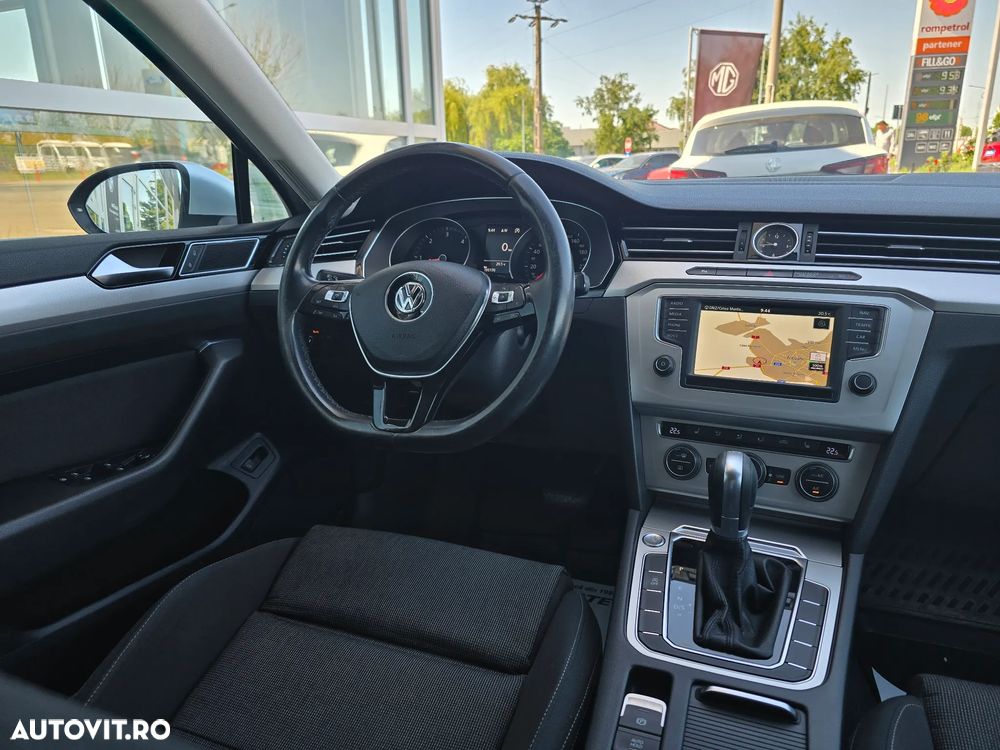 Volkswagen Passat - 22
