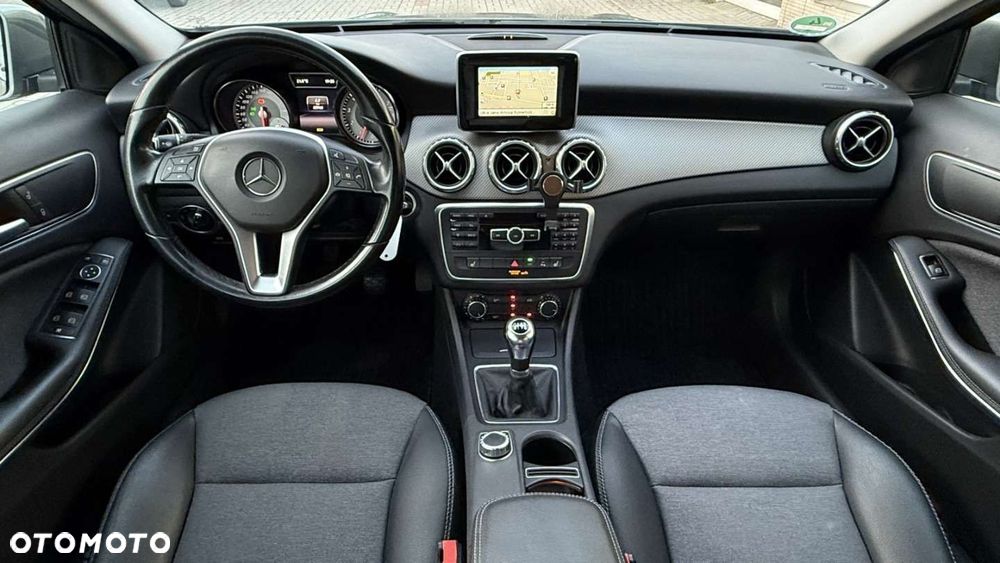 Mercedes-Benz GLA 200 Style - 6