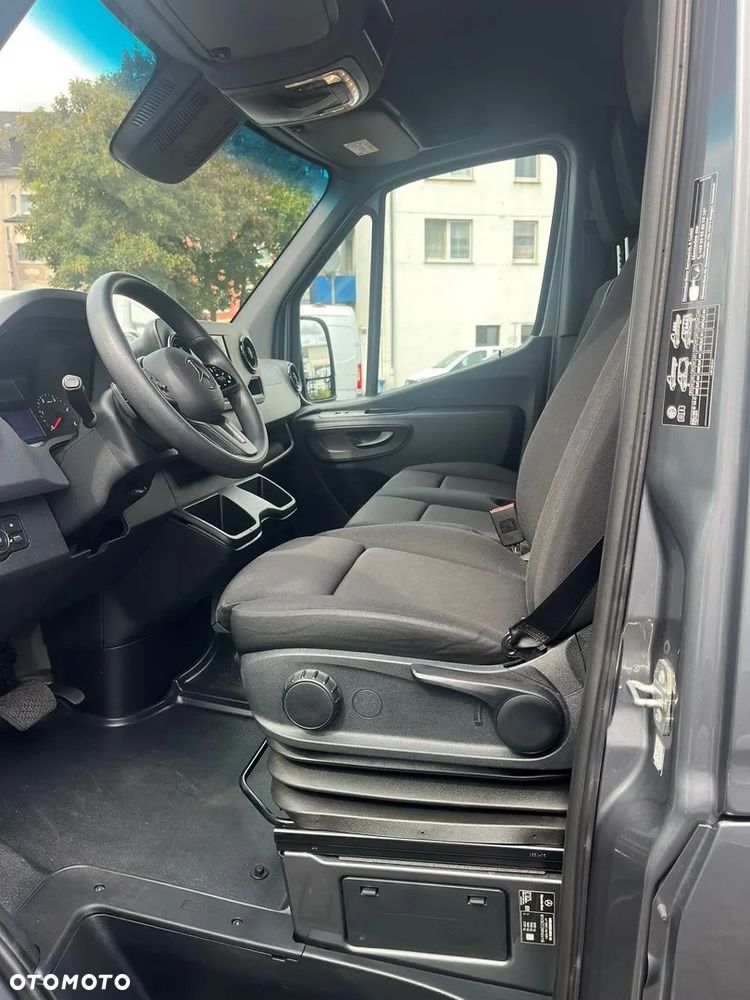 Mercedes-Benz Sprinter - 27