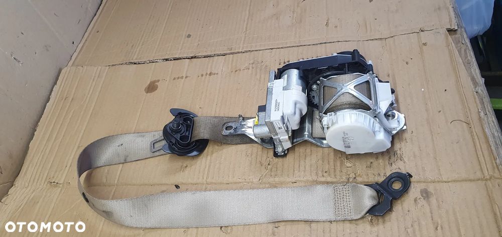 Pas bezpieczeństwa napinacz prawy przód przedni prawy Mercedes GL X166 W166 A1668601400 - 2