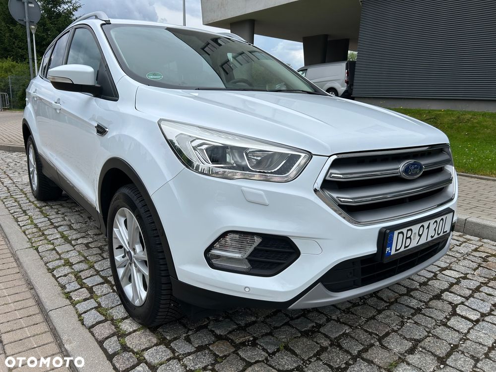 Ford Kuga 1.5 EcoBoost 2x4 Titanium - 4
