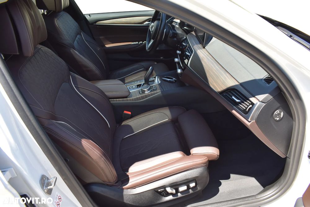BMW Seria 5 530e Aut. - 9