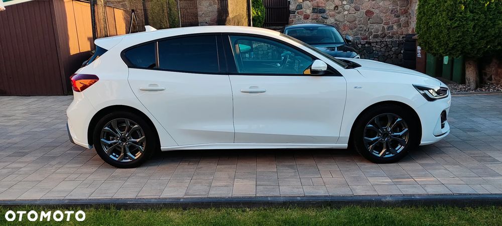 Ford Focus 1.0 EcoBoost Hybrid ST-LINE X - 10