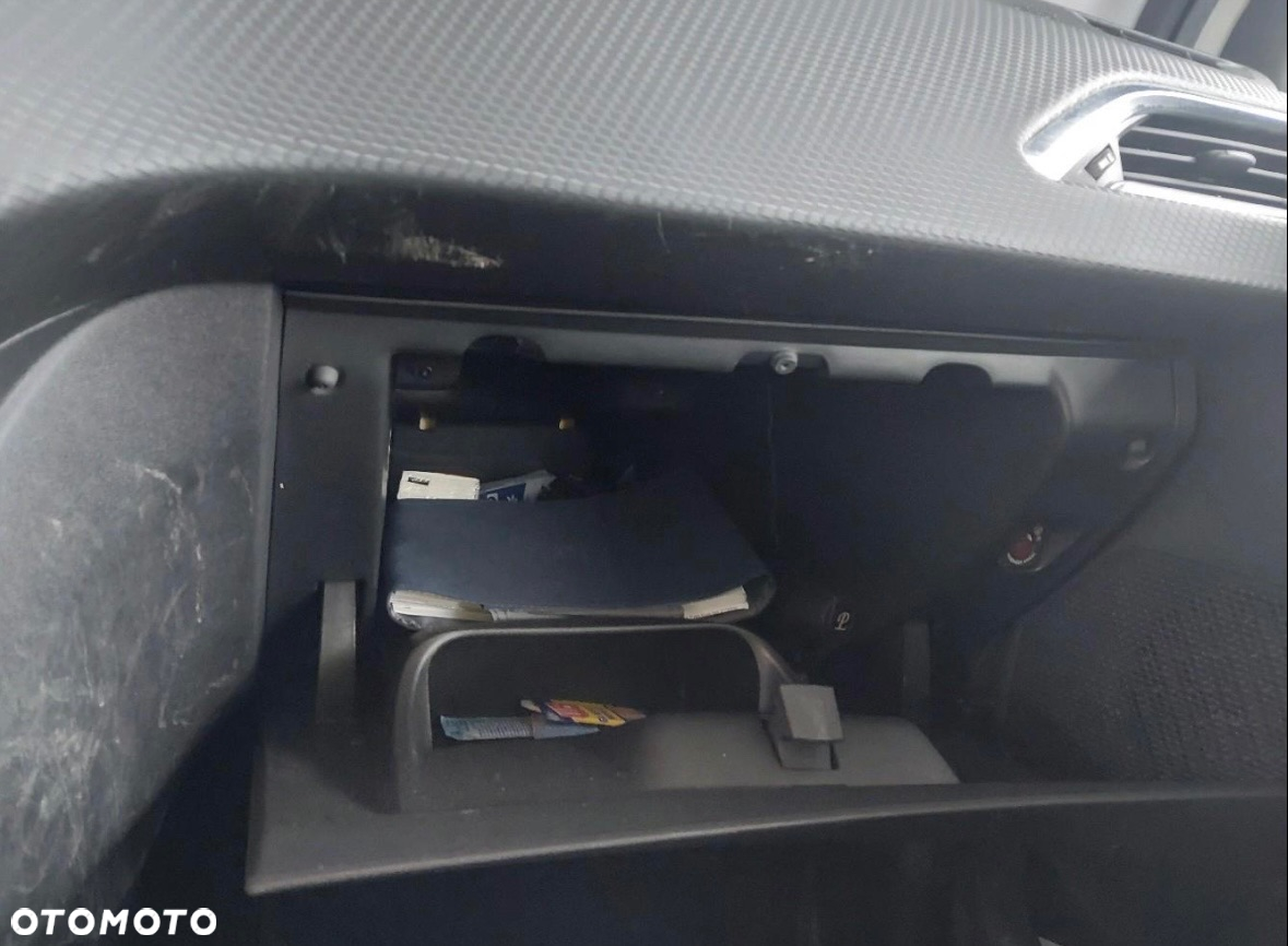 Peugeot 2008 - 11