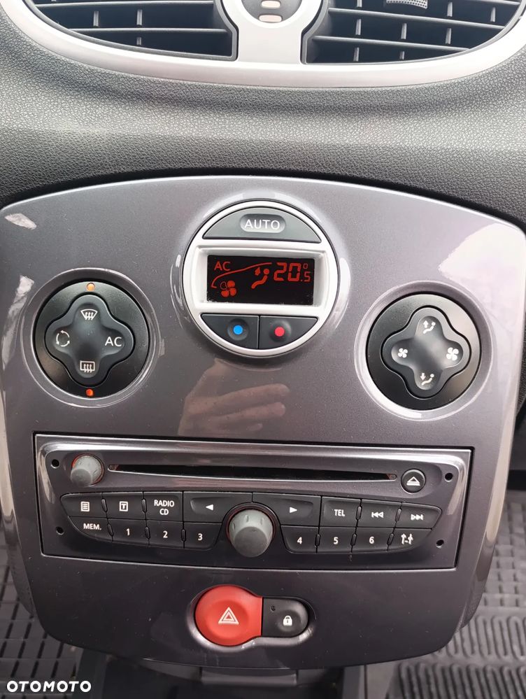 Renault Clio 1.2 16V Tech Run - 12