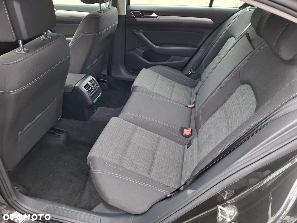 Volkswagen Passat 1.5 TSI EVO Business - 31