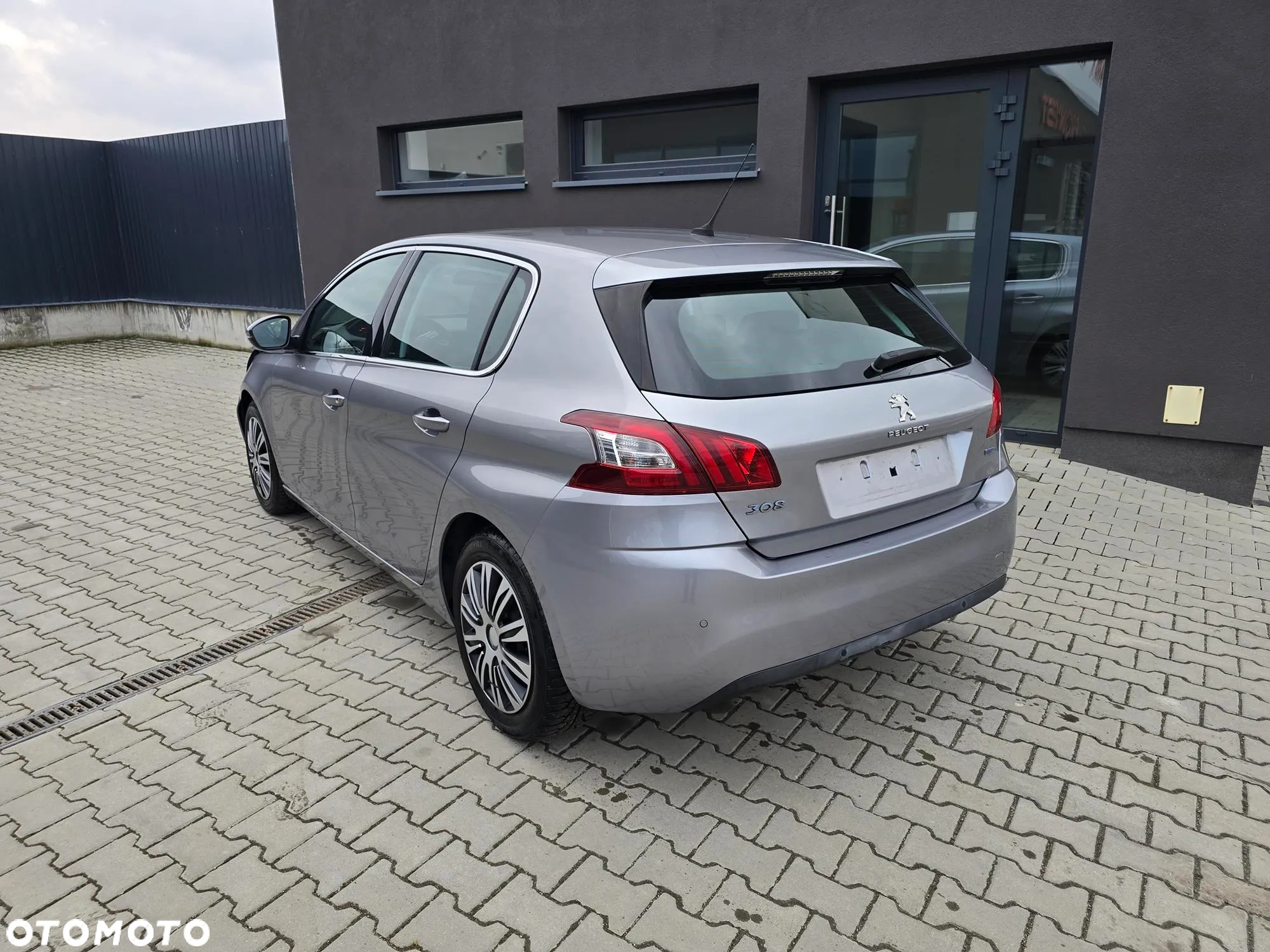 Peugeot 308 1.2 PureTech Allure S&S EAT6 - 4