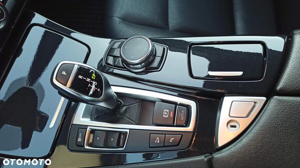 BMW Seria 5 525d xDrive Luxury Line - 21