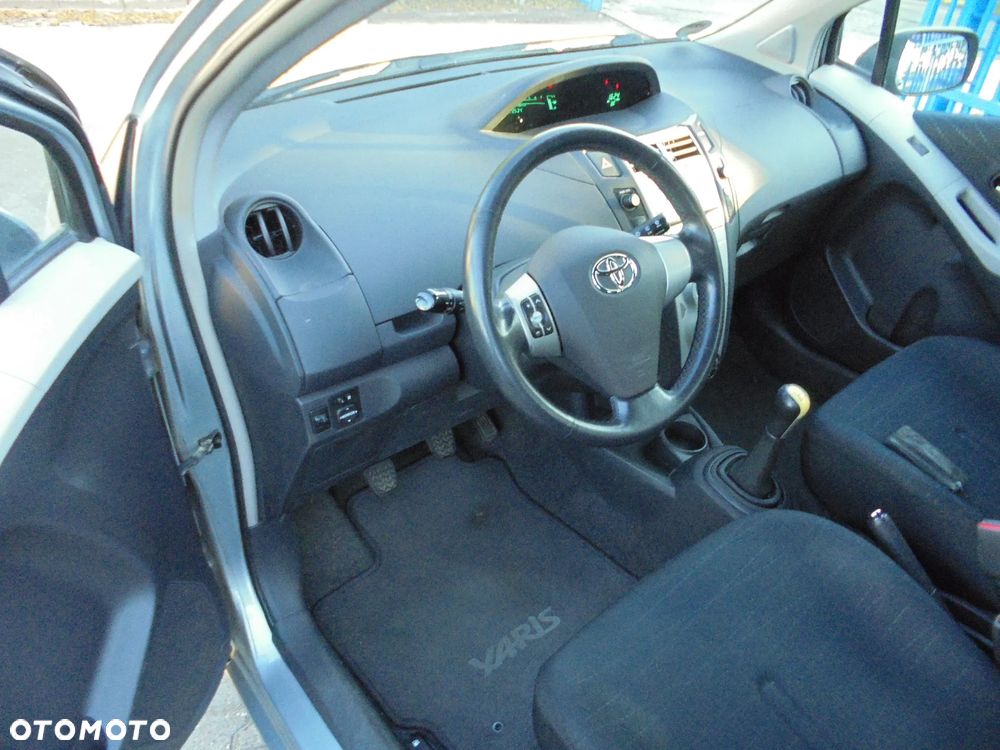 Toyota Yaris 1.3 VVT-i Travel - 5