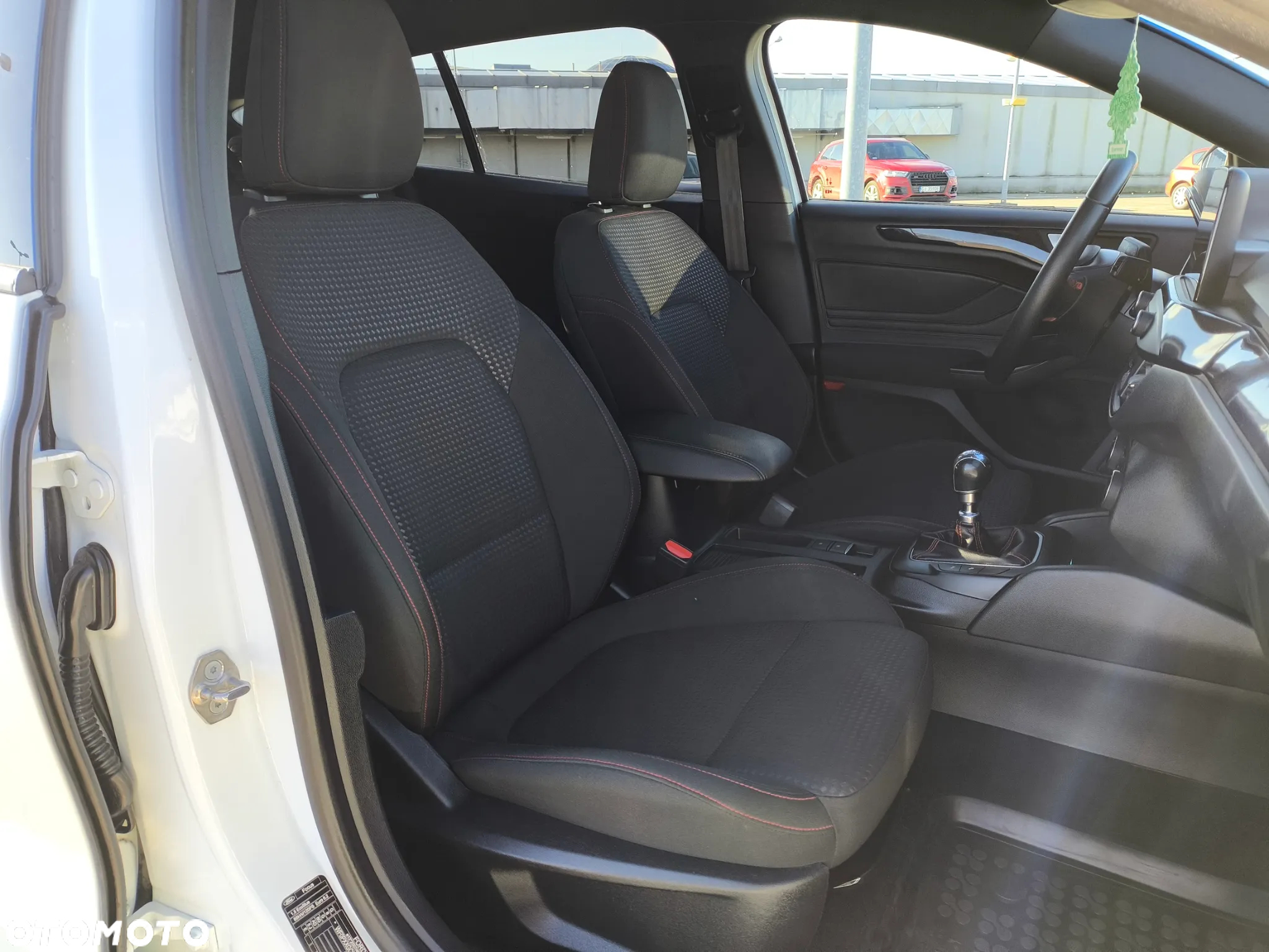 Ford Focus 1.5 EcoBlue Start-Stopp-System ST-LINE - 15