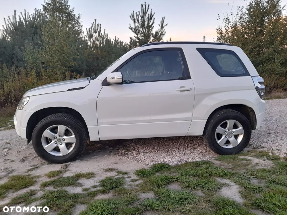 Suzuki Grand Vitara 1.6 Black&White - 19