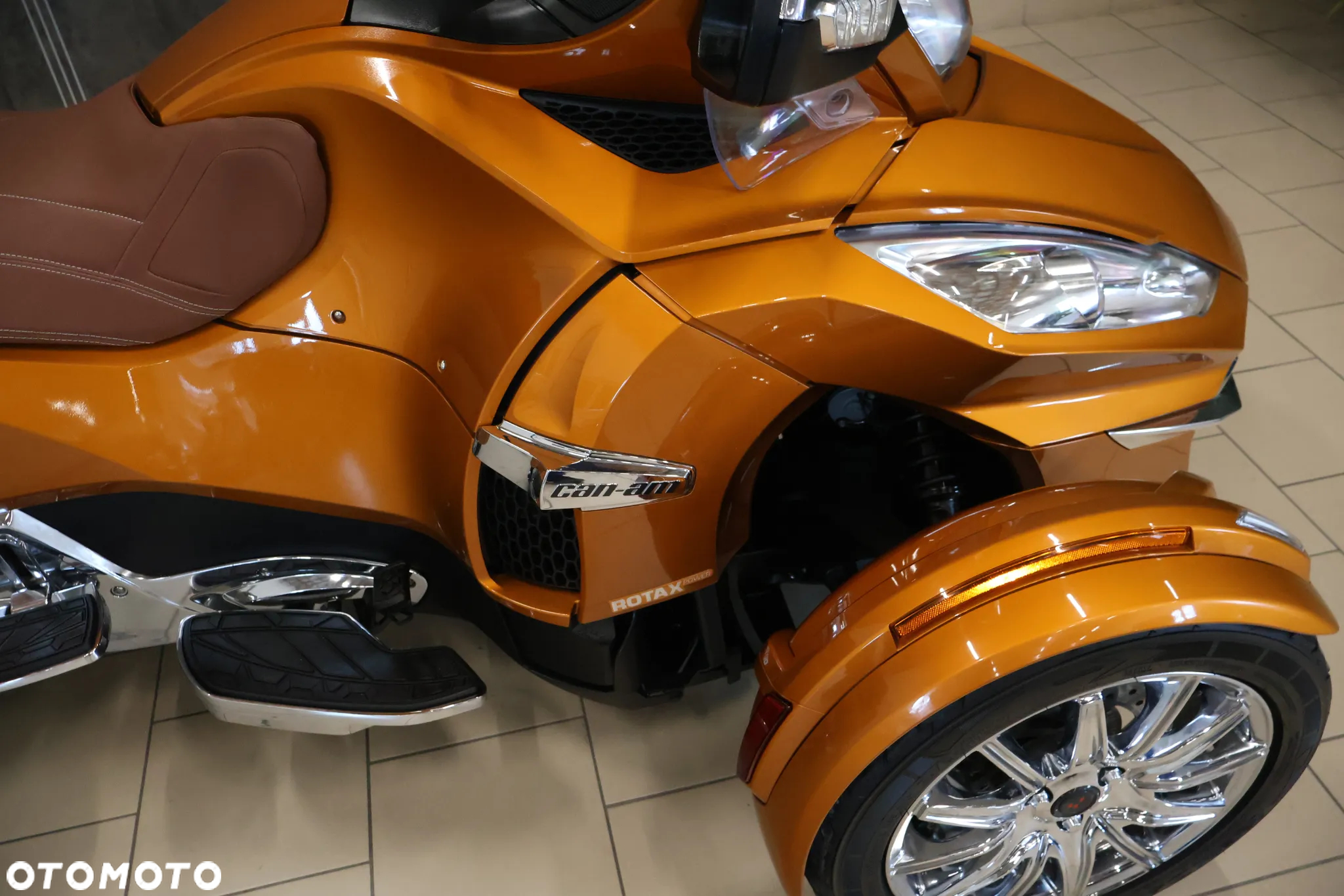Can-Am Spyder - 19