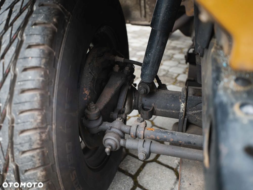 Toyota Land Cruiser - 31