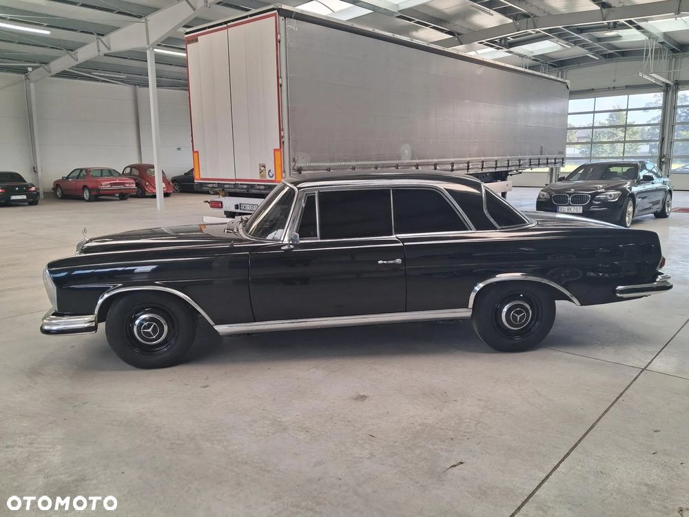 Mercedes-Benz 280 - 2
