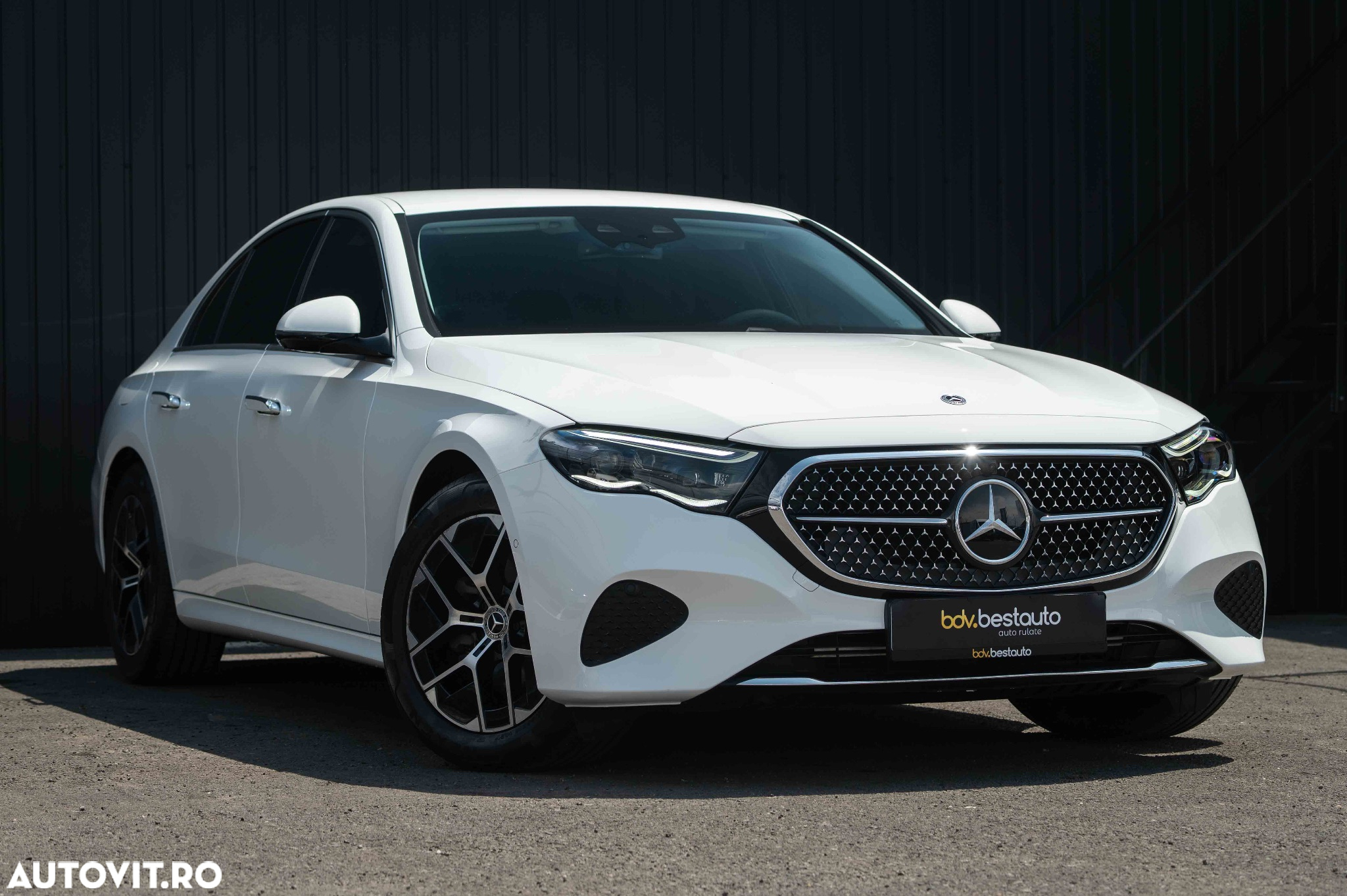 Mercedes-Benz E 220 d 4Matic 9G-TRONIC Edition AVANTGARDE - 39