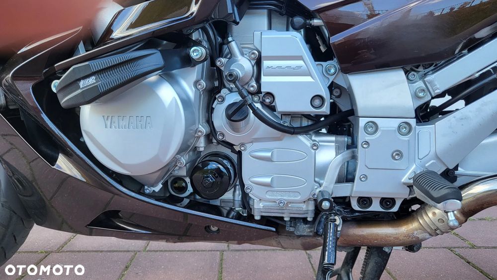 Yamaha FJR - 11