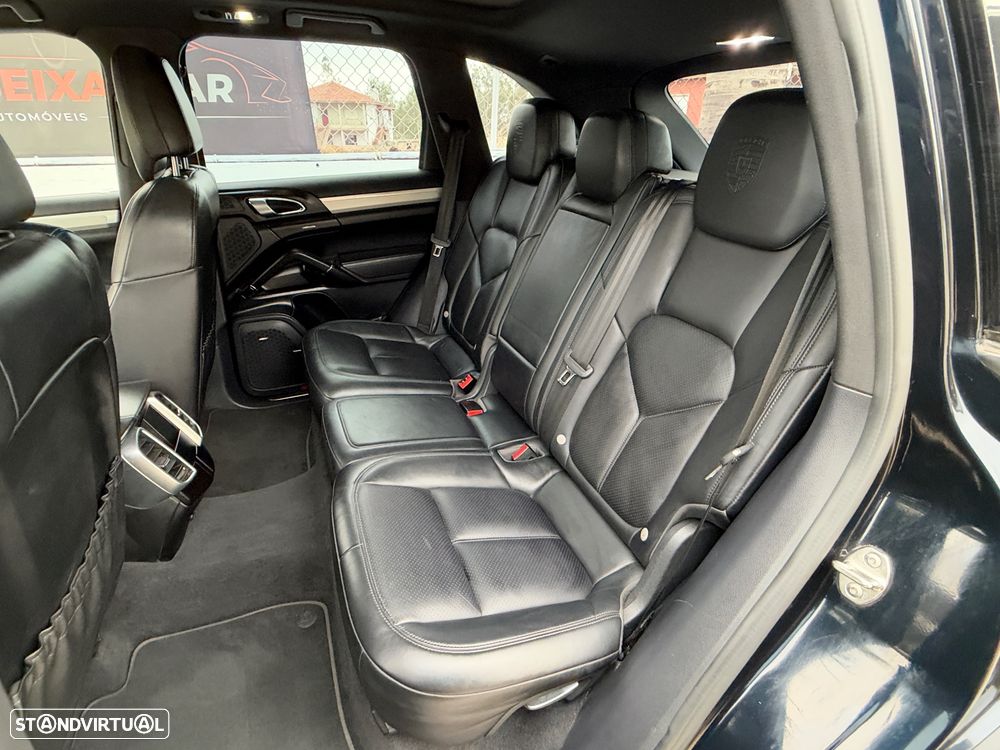 Porsche Cayenne - 10