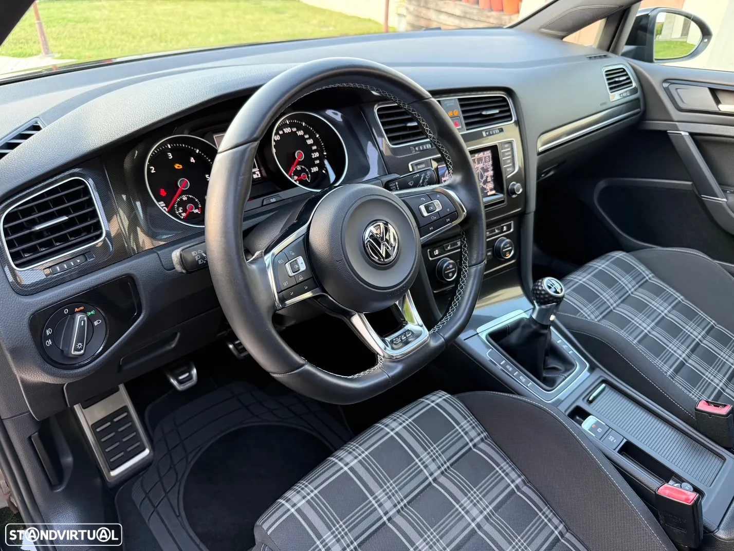 VW Golf 2.0 TDI GTD - 26