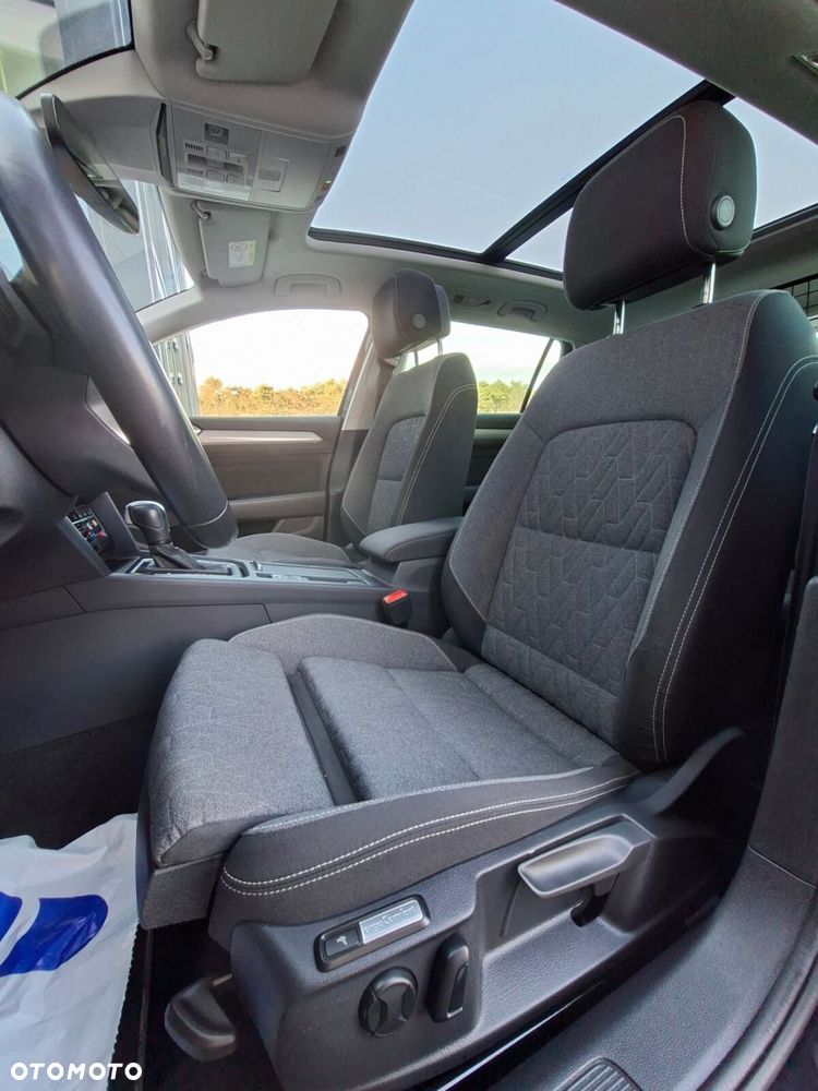 Volkswagen Passat - 11