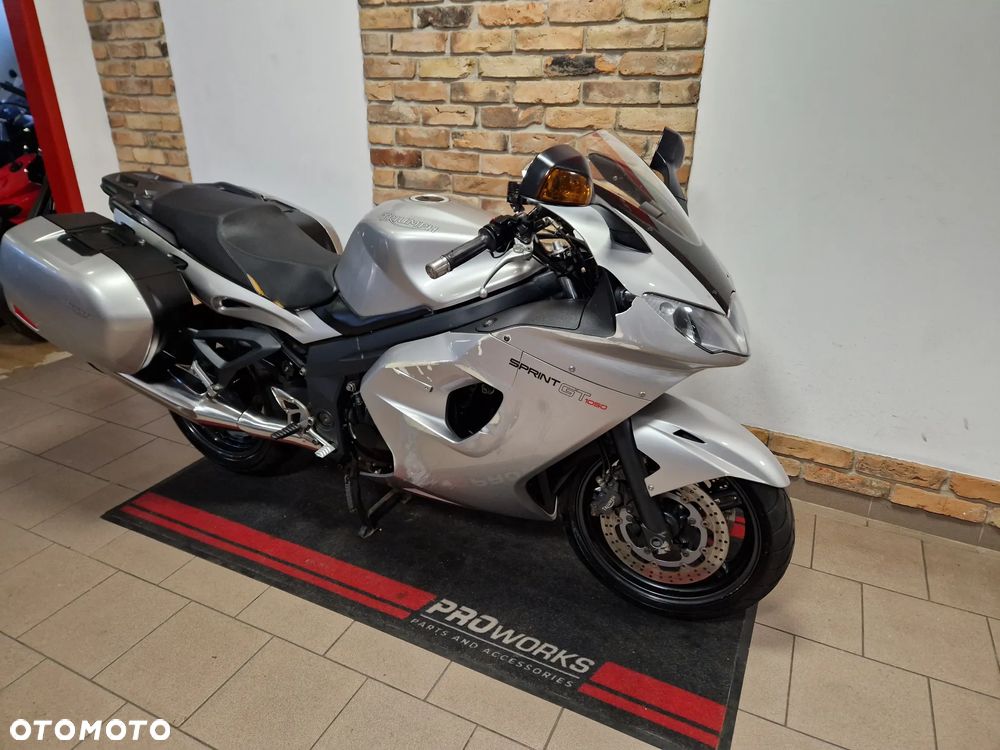 Triumph Sprint - 1