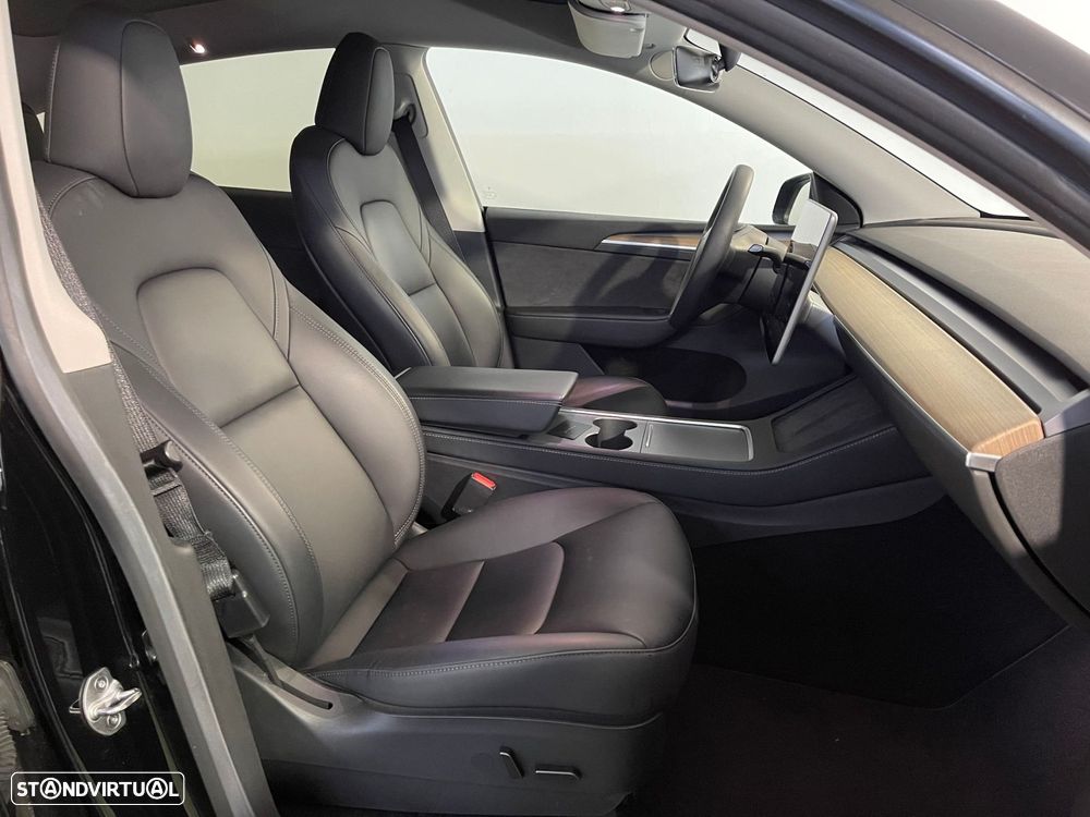 Tesla Model Y Long Range Dual Motor AWD - 16