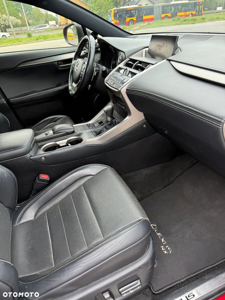 Lexus NX 300h F Sport AWD - 14