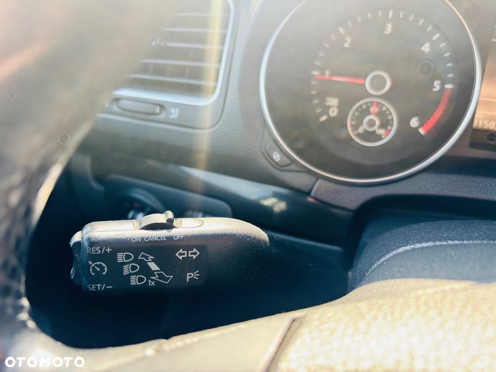Volkswagen Golf 1.6 TDI DPF Comfortline - 11