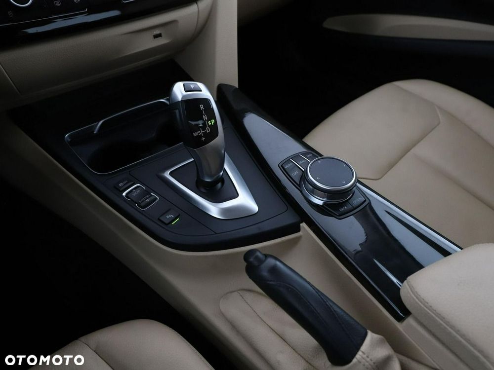 BMW Seria 3 320d Luxury Line - 30