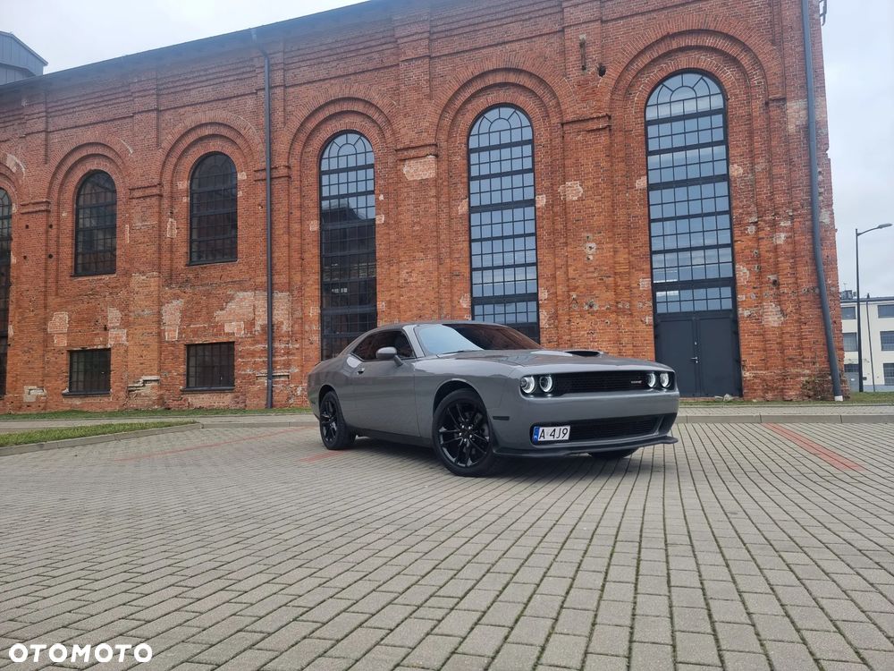 Dodge Challenger - 8