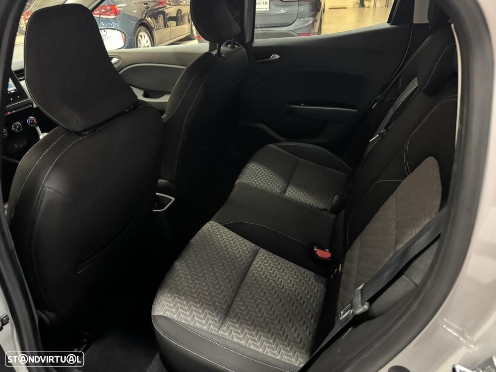 Renault Clio 1.0 TCe Evolution - 40