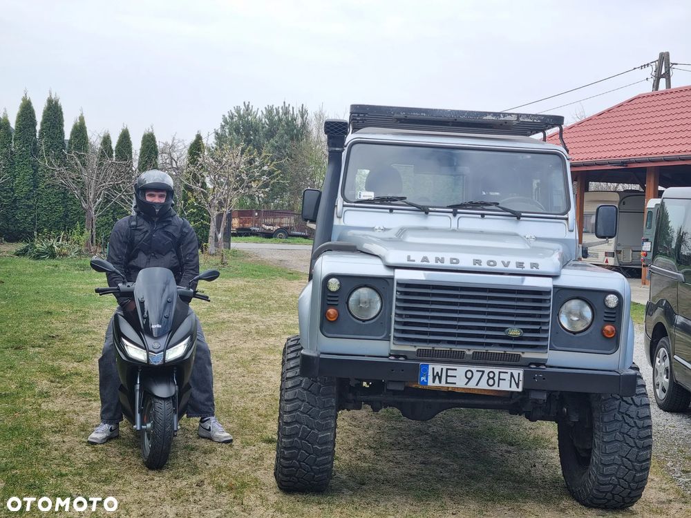 Land Rover Defender 2.2 TD4 SE - 31