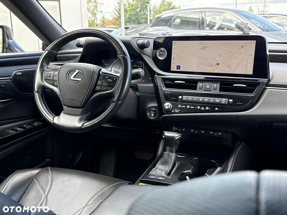 Lexus ES 300h Prestige - 23