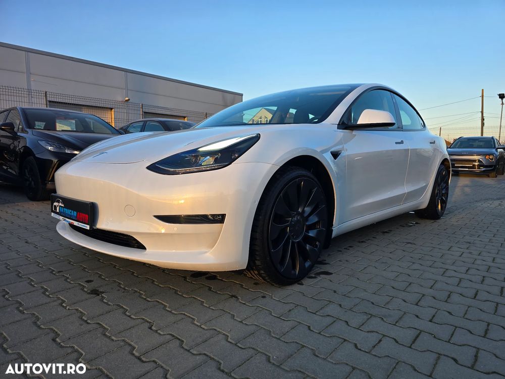 Tesla Model 3 - 2