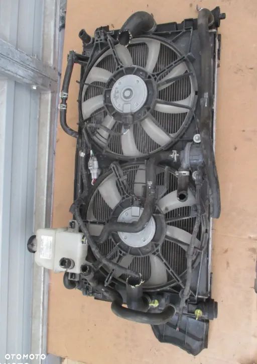 TOYOTA C-HR CHR HYBRID BELKA CHŁODNICE NADKOLE PAS PRZEDNI - 2