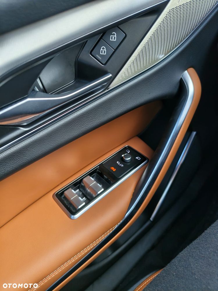 Jaguar F-Pace - 19