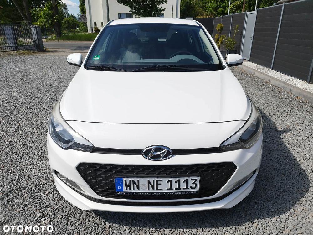 Hyundai i20 blue 1.2 Classic - 11