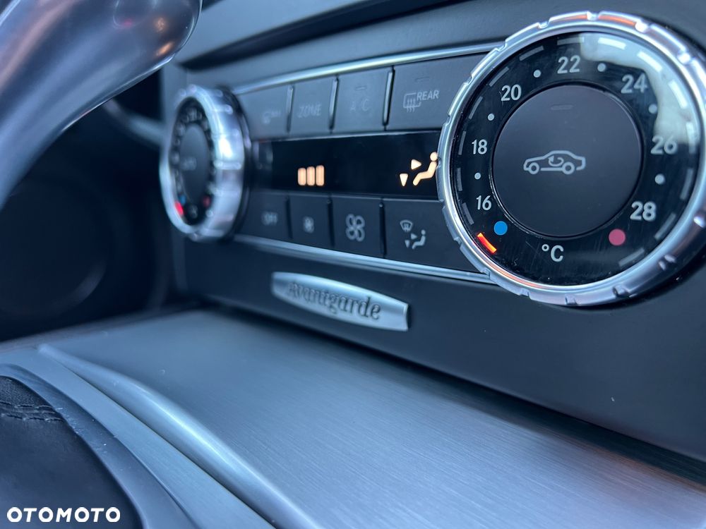 Mercedes-Benz Klasa C 180 CGI Automatik BlueEFFICIENCY Avantgarde - 20