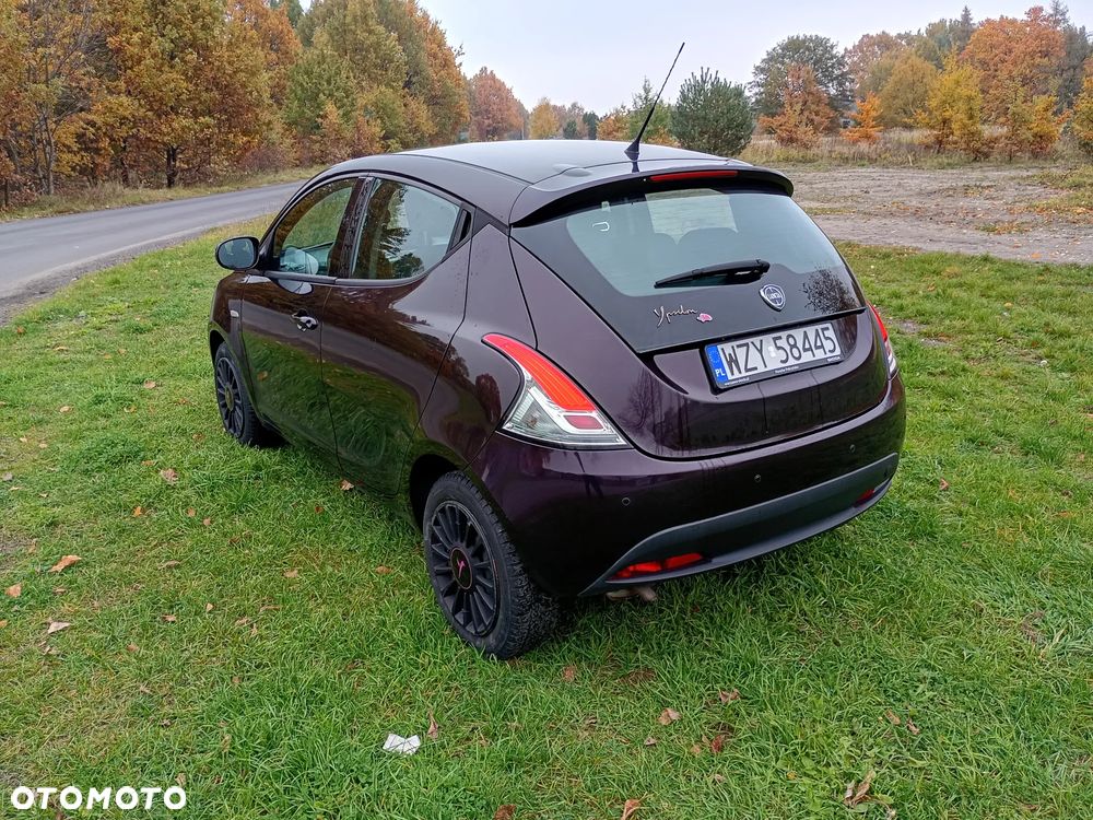 Lancia Ypsilon - 15