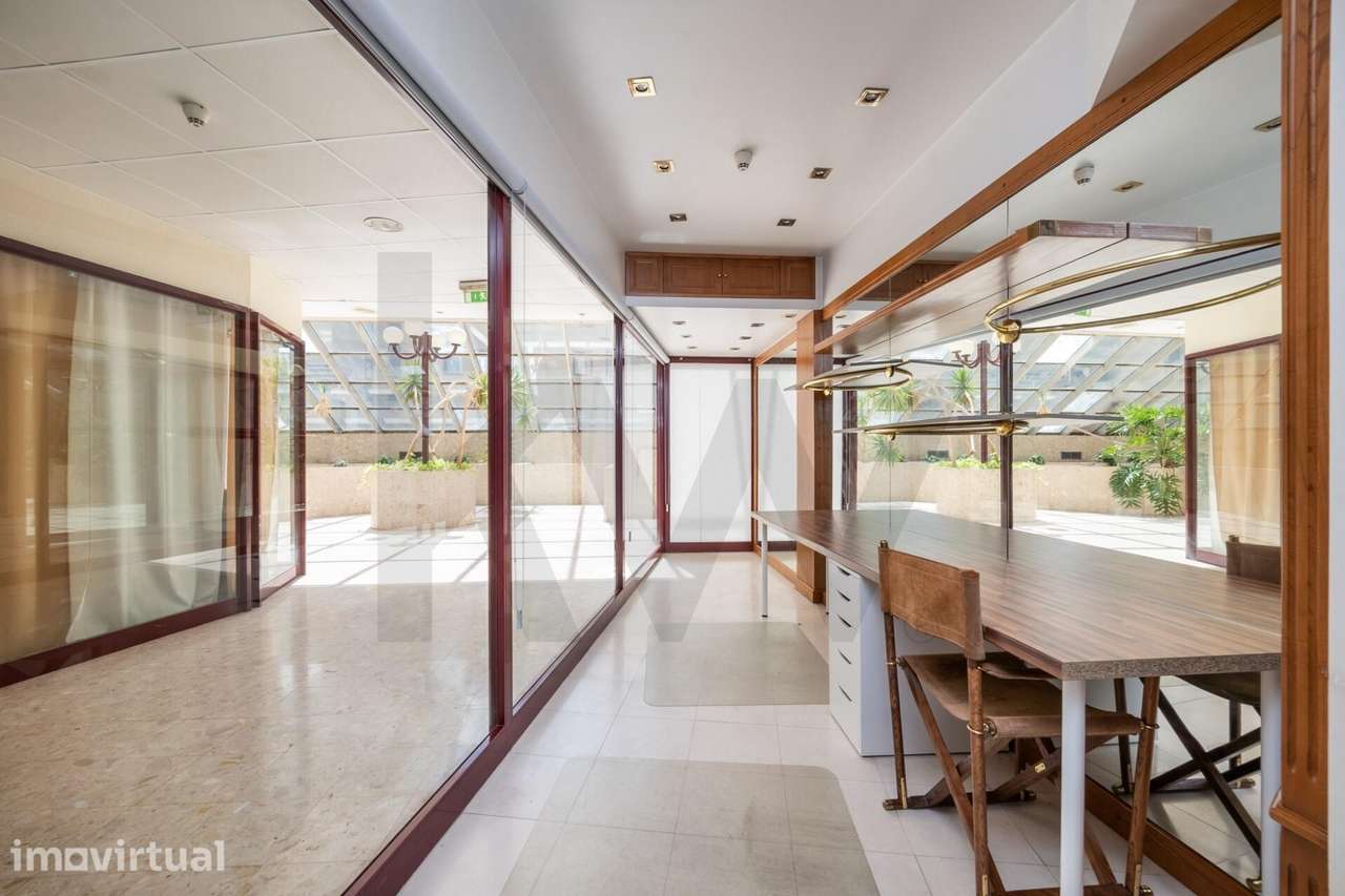Loja para Venda nas Galerias Topázio | Coimbra - Grande imagem: 2/7