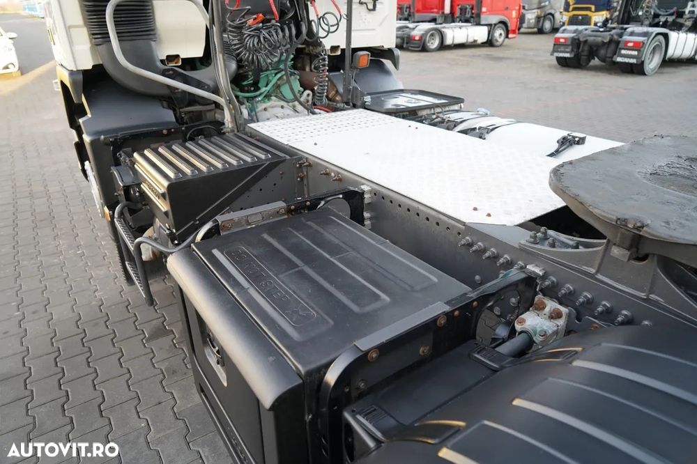 Volvo FM 380 / ADR COMPLET / CABINĂ DE ZI / I-SHIFT / 13 LITRI / - 13