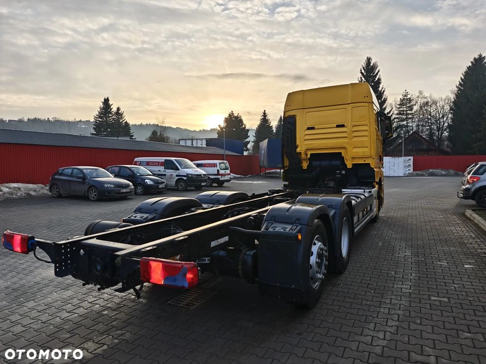 MAN TGX 26.470 6X2 oś skrętna rama do zabudowy - 3