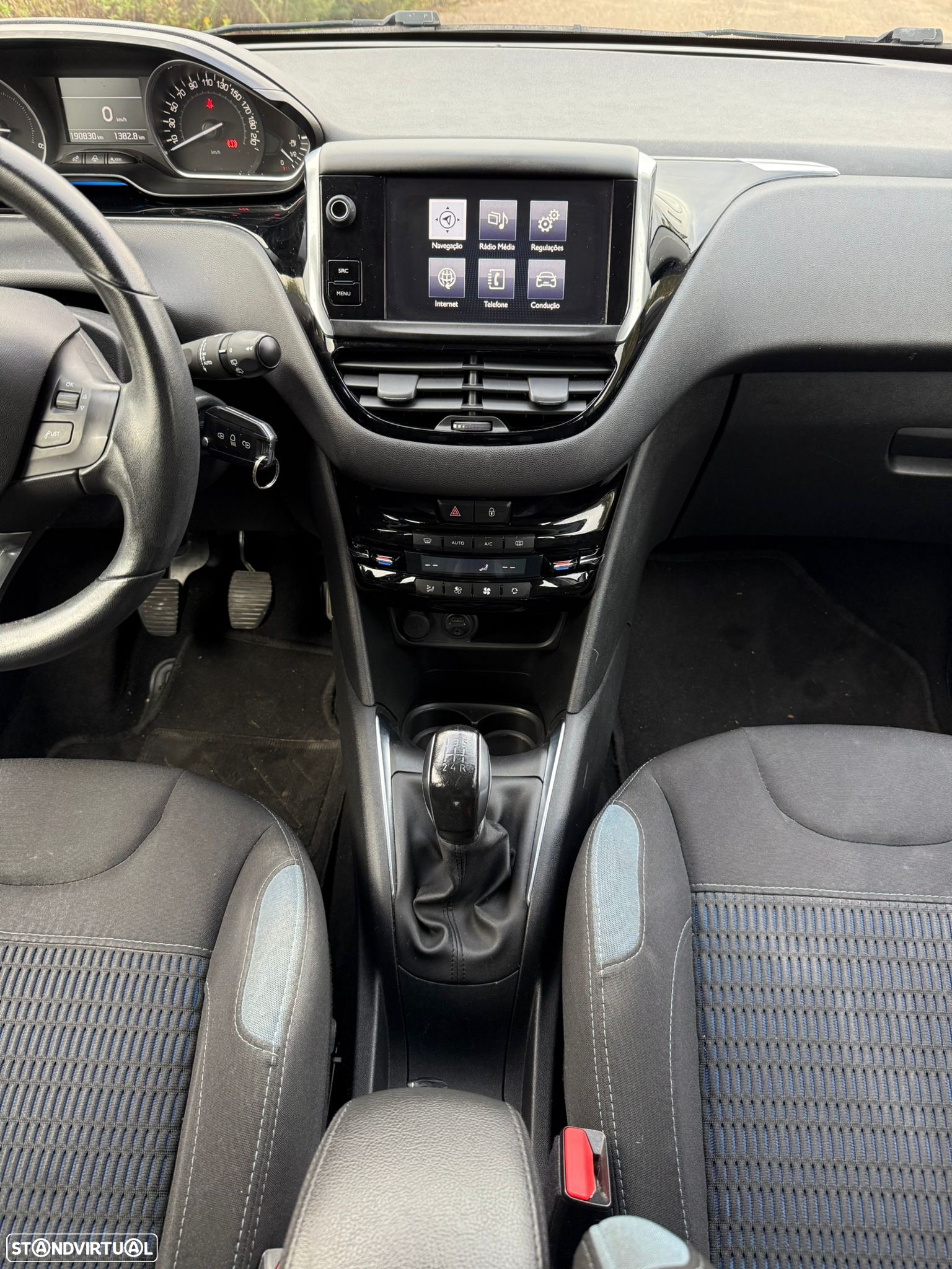 Peugeot 208 1.6 BlueHDi Style - 13