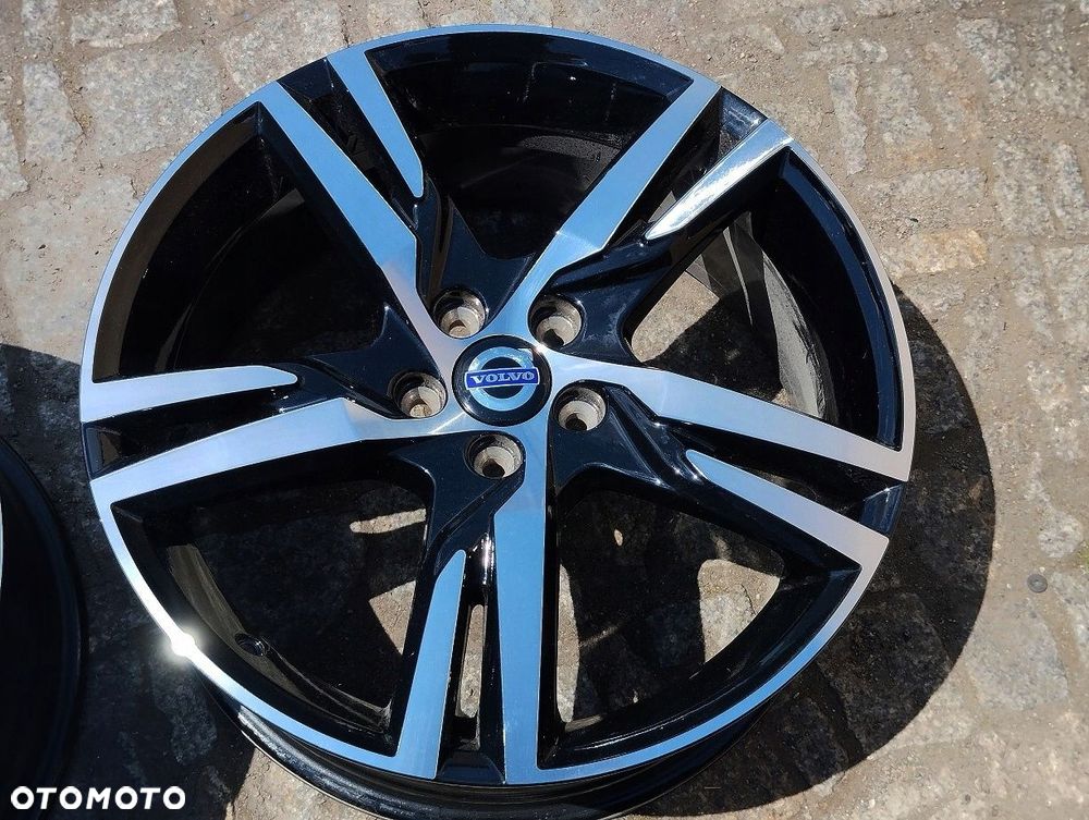 Volvo R Design 5x108 19 7,5J ET 50,5 32327353 4szt. - 7