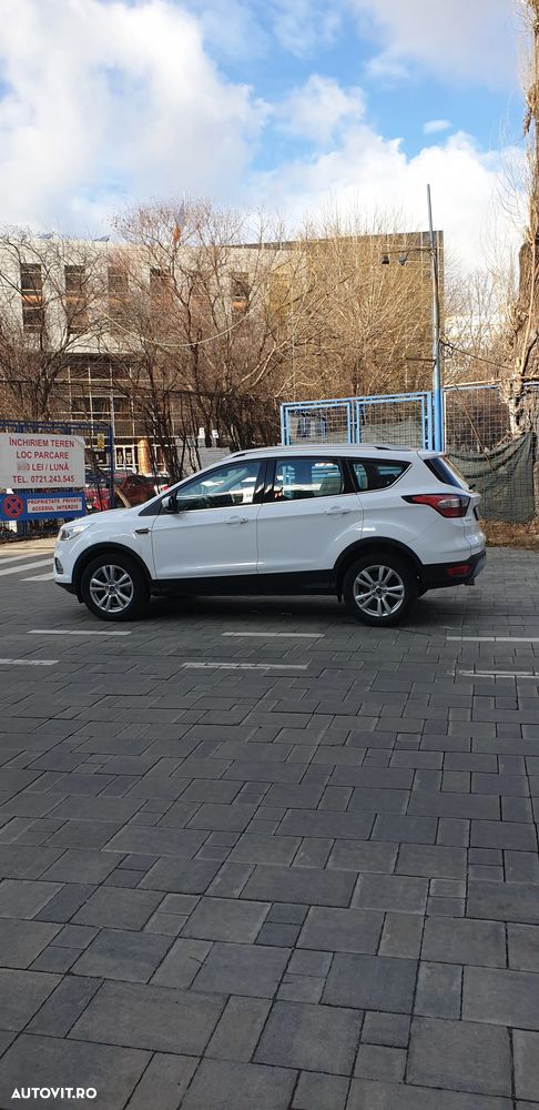 Ford Kuga 2.0 TDCi 2WD ST-Line - 4