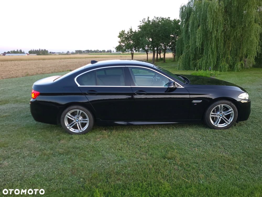 BMW Seria 5 525d xDrive - 4